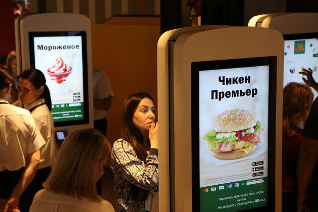 Vene McDo muutub pärast friikartulite ja mädade nappust fiaskoks (Vkousno i Totchka avamine Moskvas 12. juunil 2022. Autor Contributor/Getty Images) (Foto: Contributor via Getty Images)
